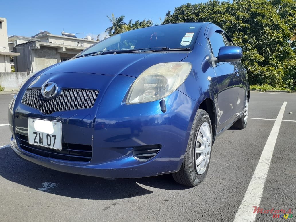 2007' Toyota Vitz automatic photo #5