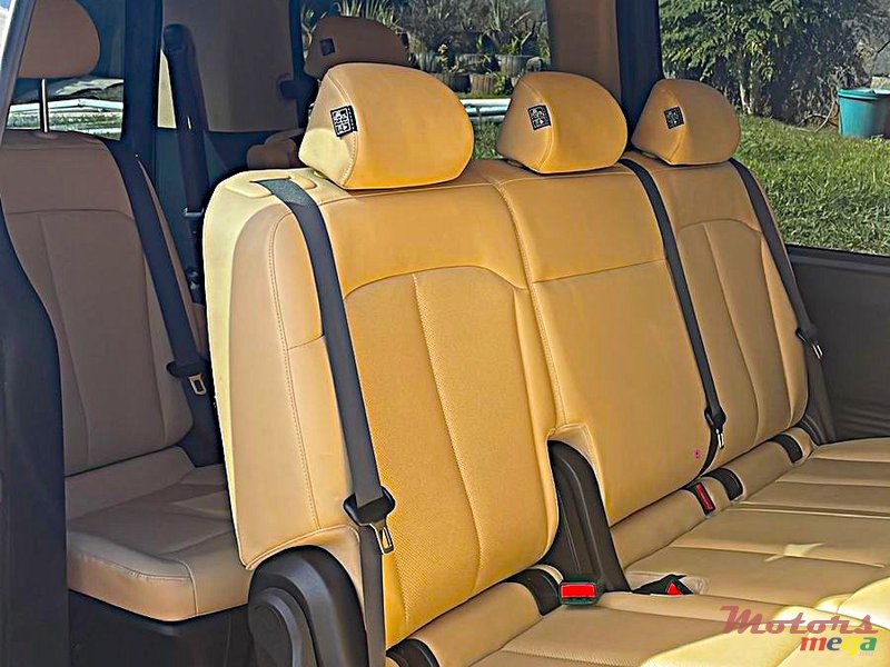 2022' Hyundai Staria 11 seater photo #3