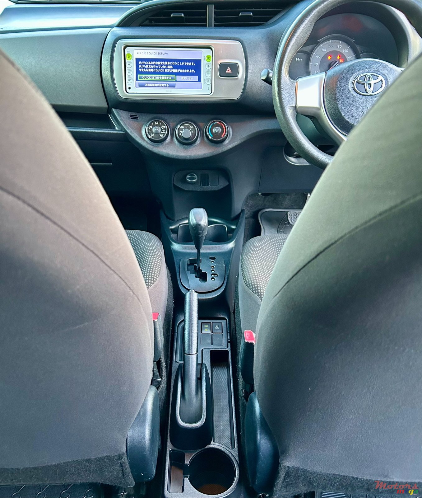 2016' Toyota Vitz photo #4