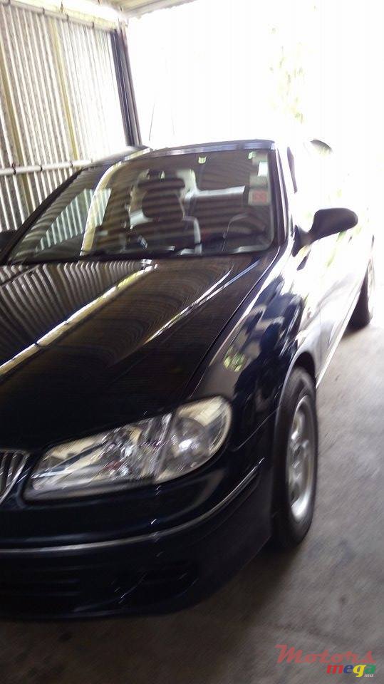 2002' Nissan Sunny photo #1