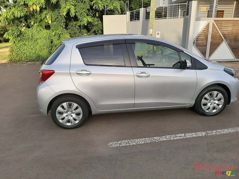 2015' Toyota Vitz photo #3