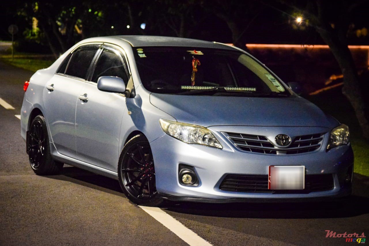 2013' Toyota Corolla GLI photo #1