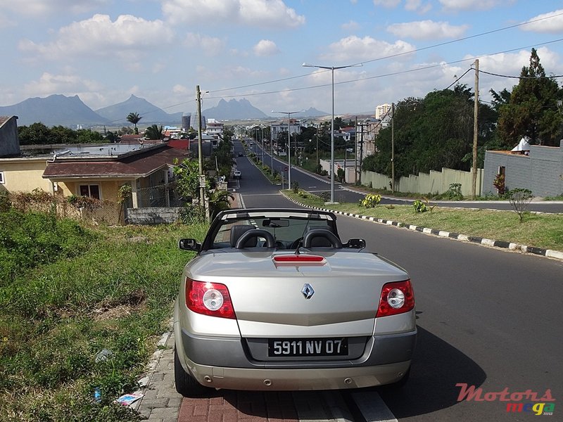 2007' Renault Megane 2 CABRIOLET KARMANN photo #9