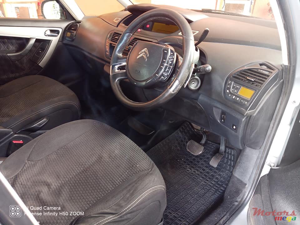 2011' Citroen Grand C4 Picasso AUTOMATIC GEAR photo #5