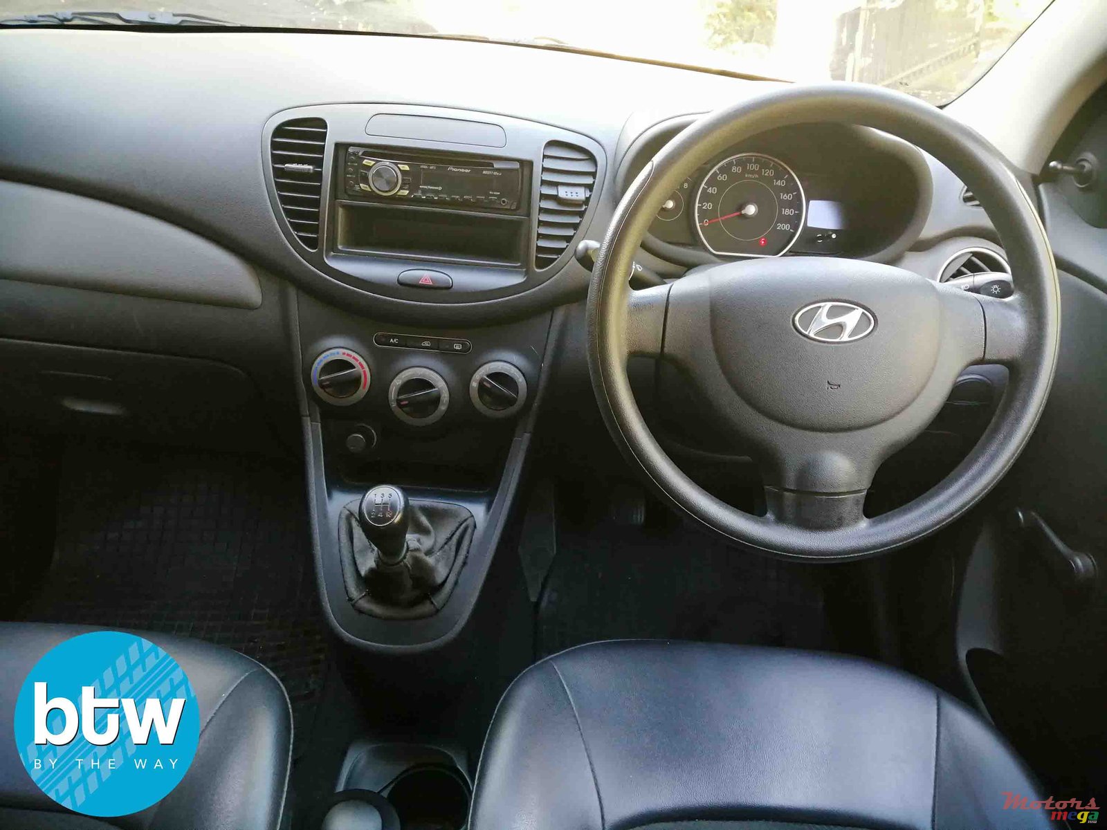 2012' Hyundai i10 photo #6