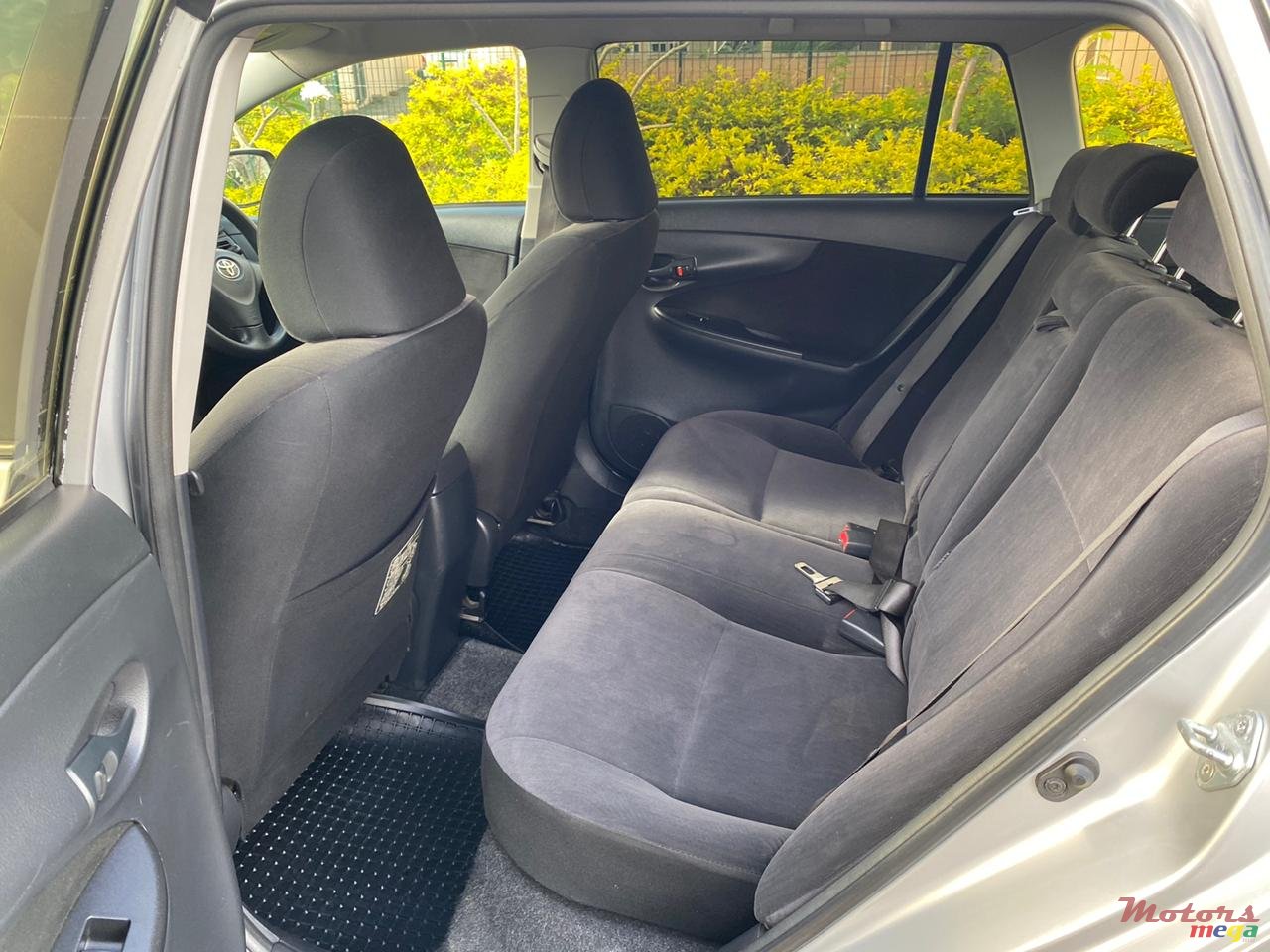 2006' Toyota Fielder photo #3