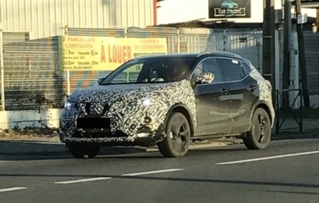2017 Nissan Qashqai spied testing in France