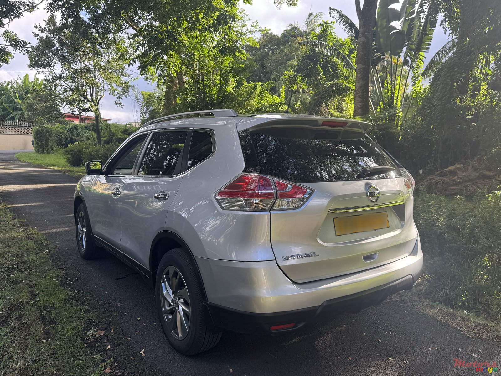 2015' Nissan X-trail 7 seater photo #3