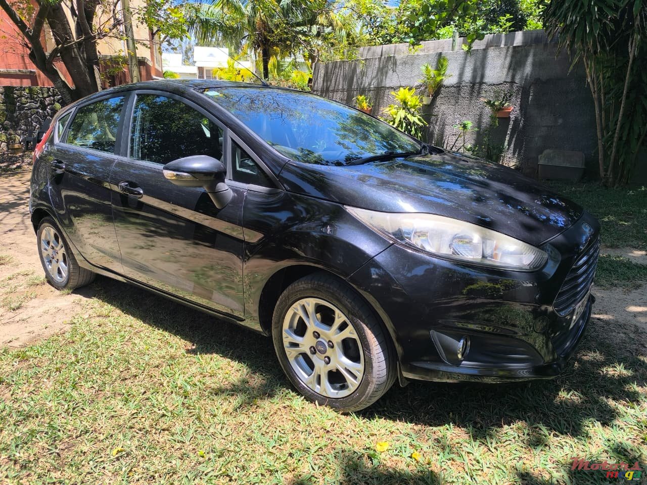 2015' Ford Fiesta photo #1