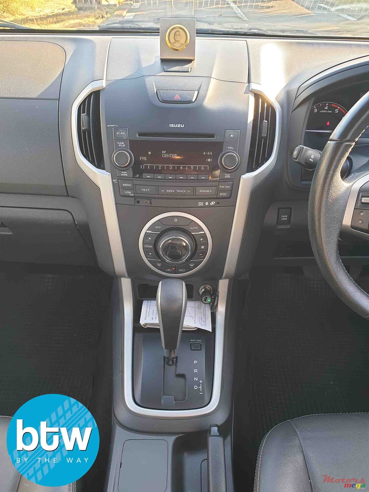 2015' Isuzu KB Series 300 2WD photo #5