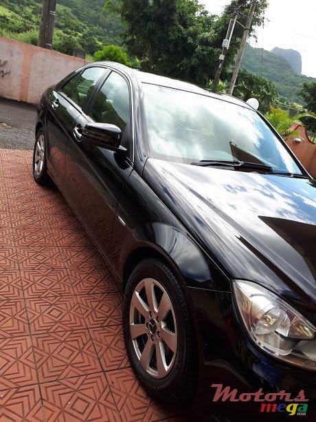 2011' Mercedes-Benz C-Class photo #5