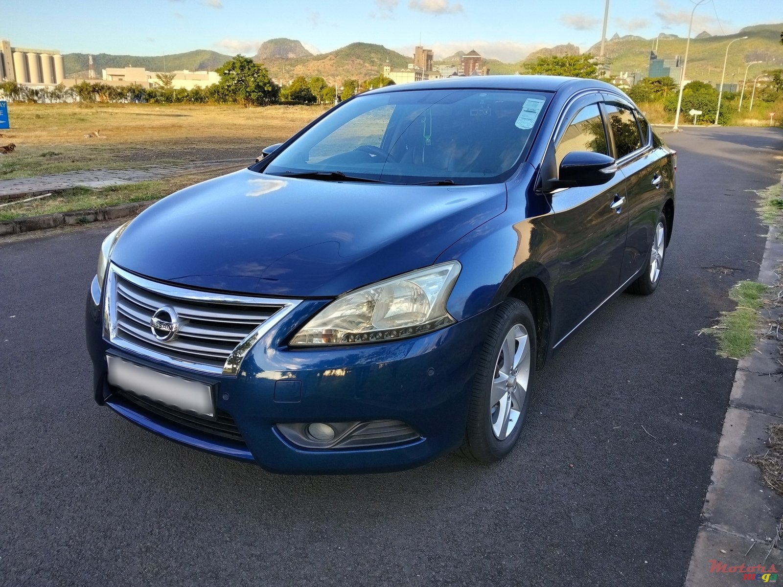 2015' Nissan Sentra Saloon photo #1