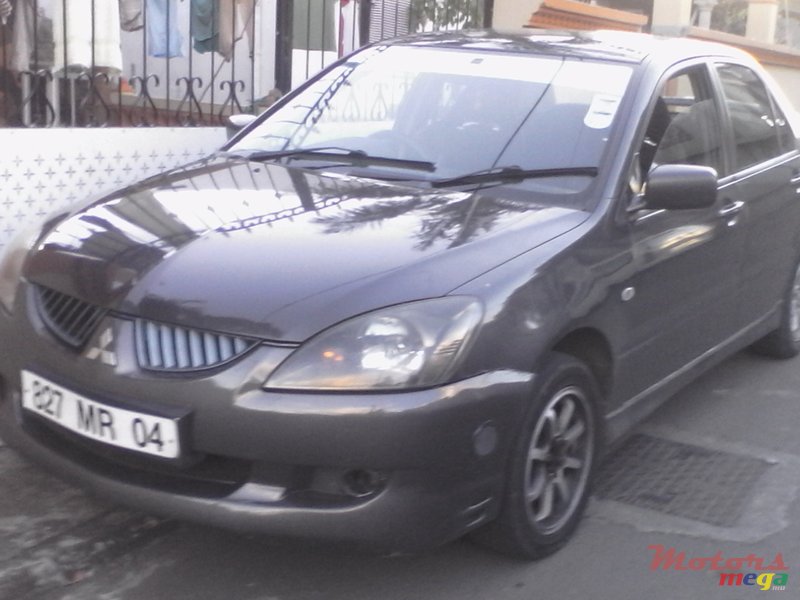 2004' Mitsubishi Lancer photo #1