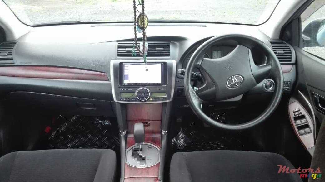 2010' Toyota Allion photo #4
