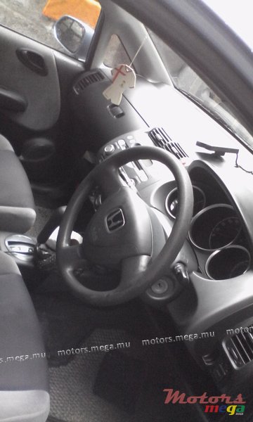 2003' Honda FIT photo #2