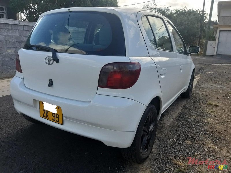 1999' Toyota Vitz SCP10 photo #4