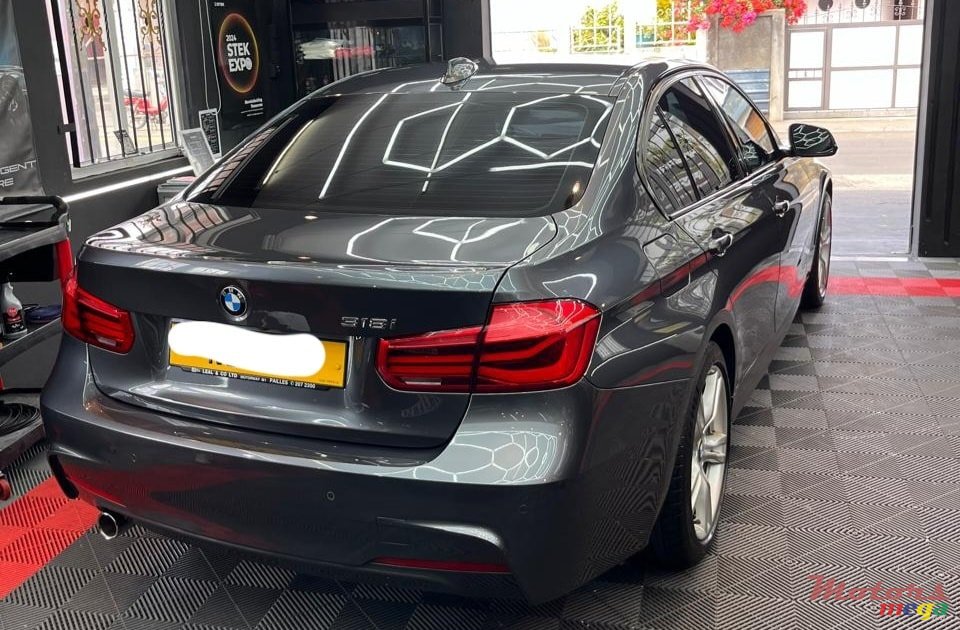 2018' BMW 318 photo #5