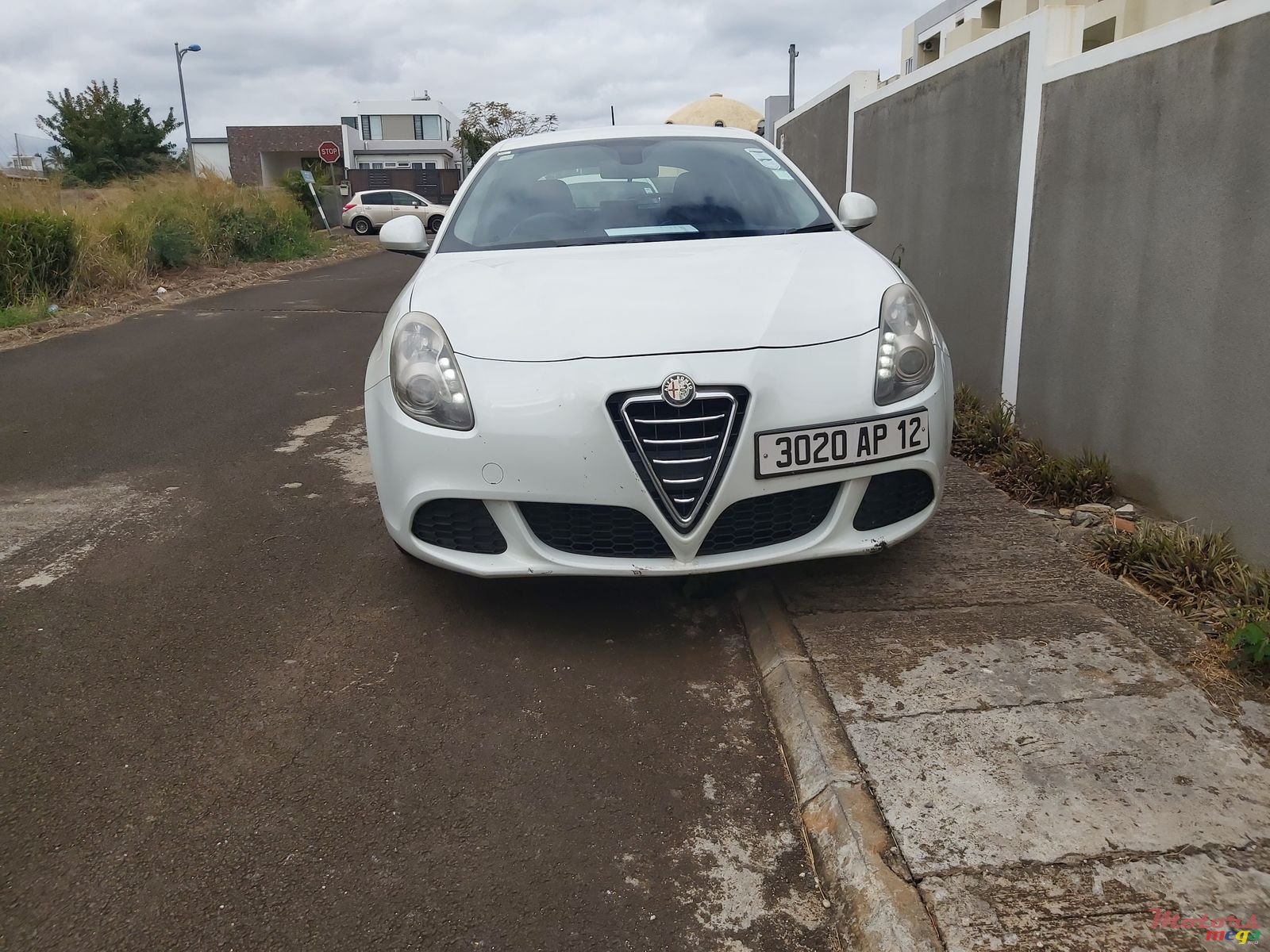 2012' Alfa Romeo Giulietta photo #4