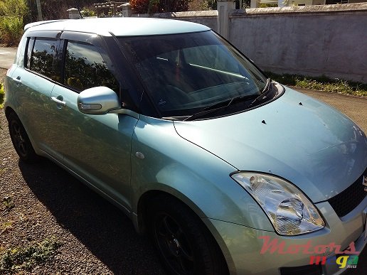 2009' Suzuki photo #2