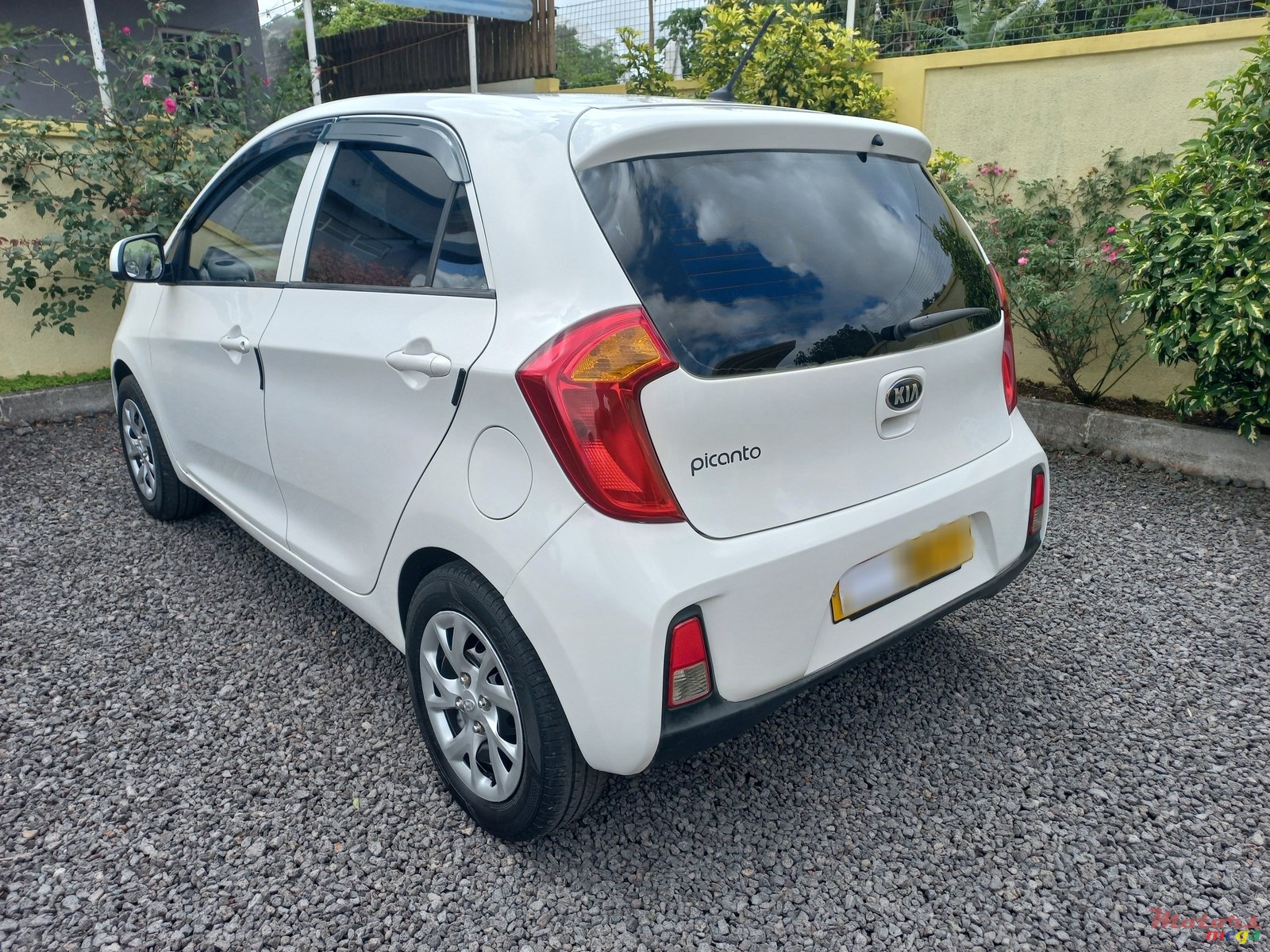 2017' Kia Picanto MANUAL photo #2