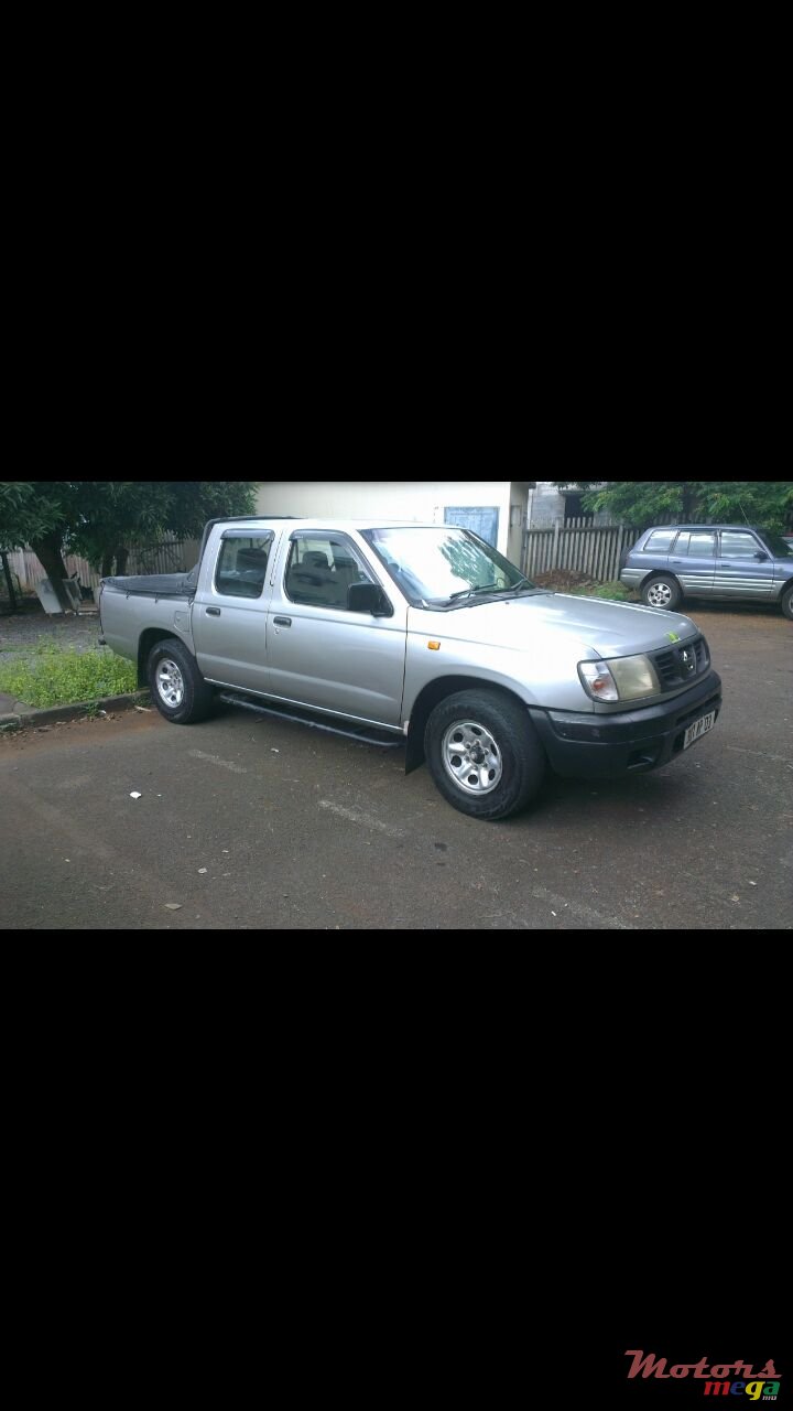 2003' Nissan Hardbody photo #3