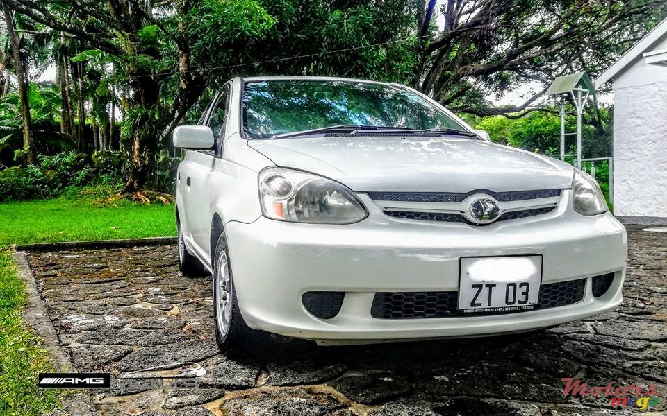 2003' Toyota Platz photo #1