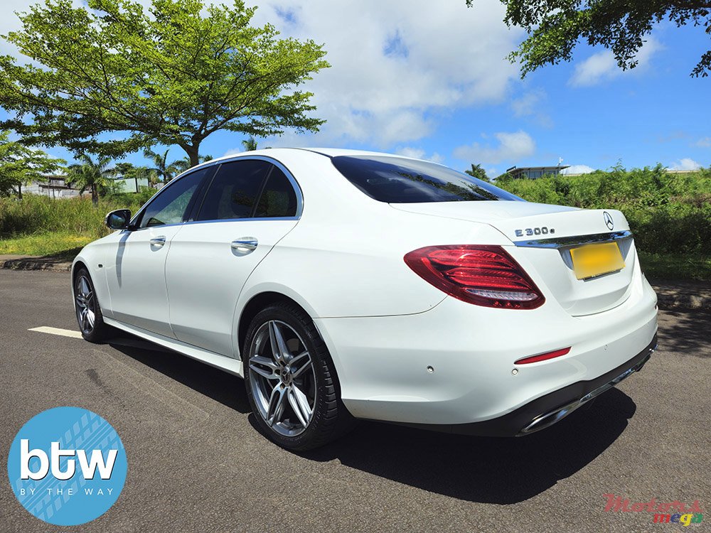 2020' Mercedes-Benz E 300 E300e photo #3