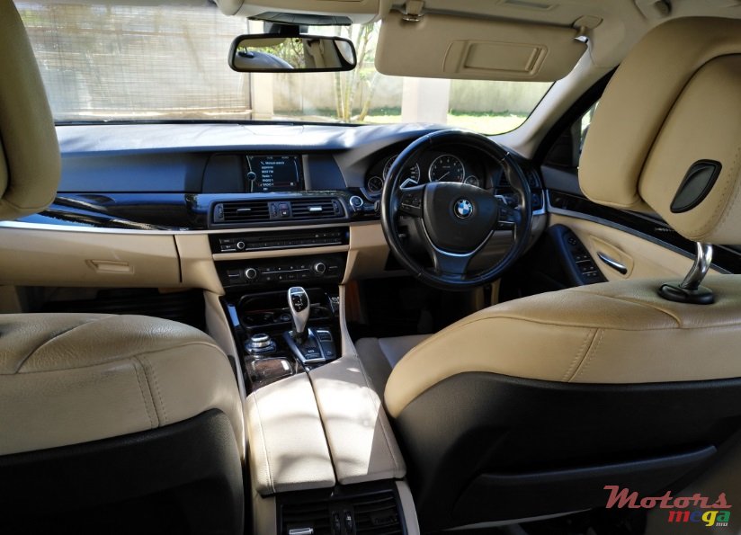 2012' BMW 520 photo #4