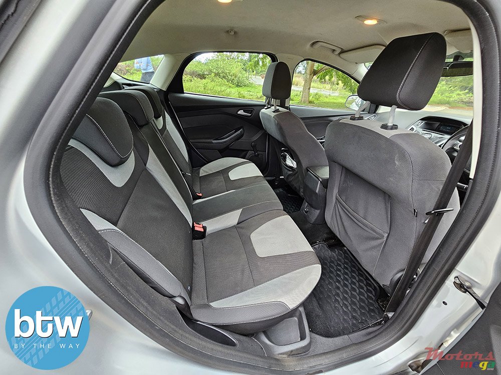 2014' Ford Focus photo #6