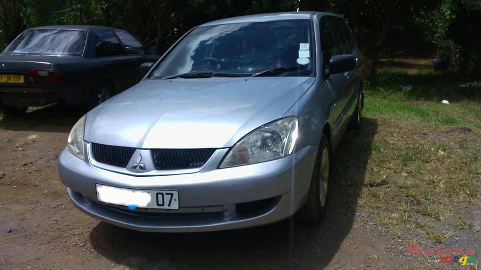 2007' Mitsubishi Lancer photo #3