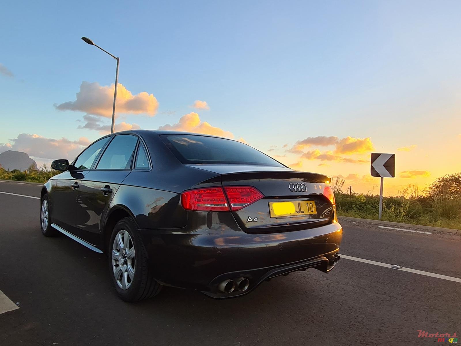 2010' Audi A4 S line photo #4