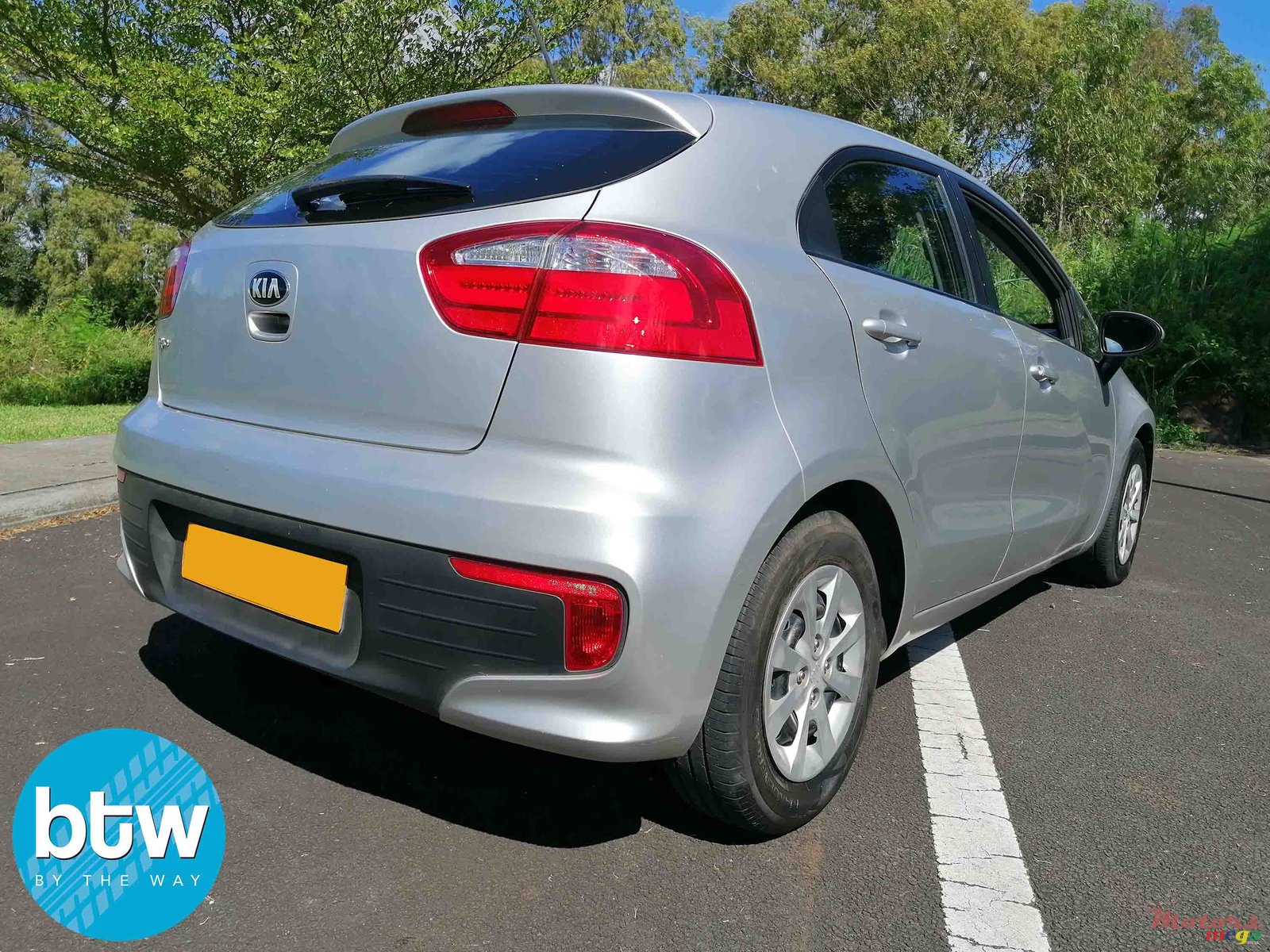 2015' Kia Rio photo #3