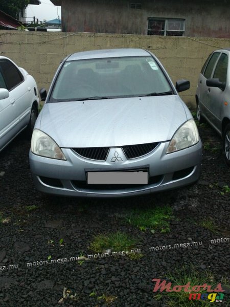 2003' Mitsubishi photo #2