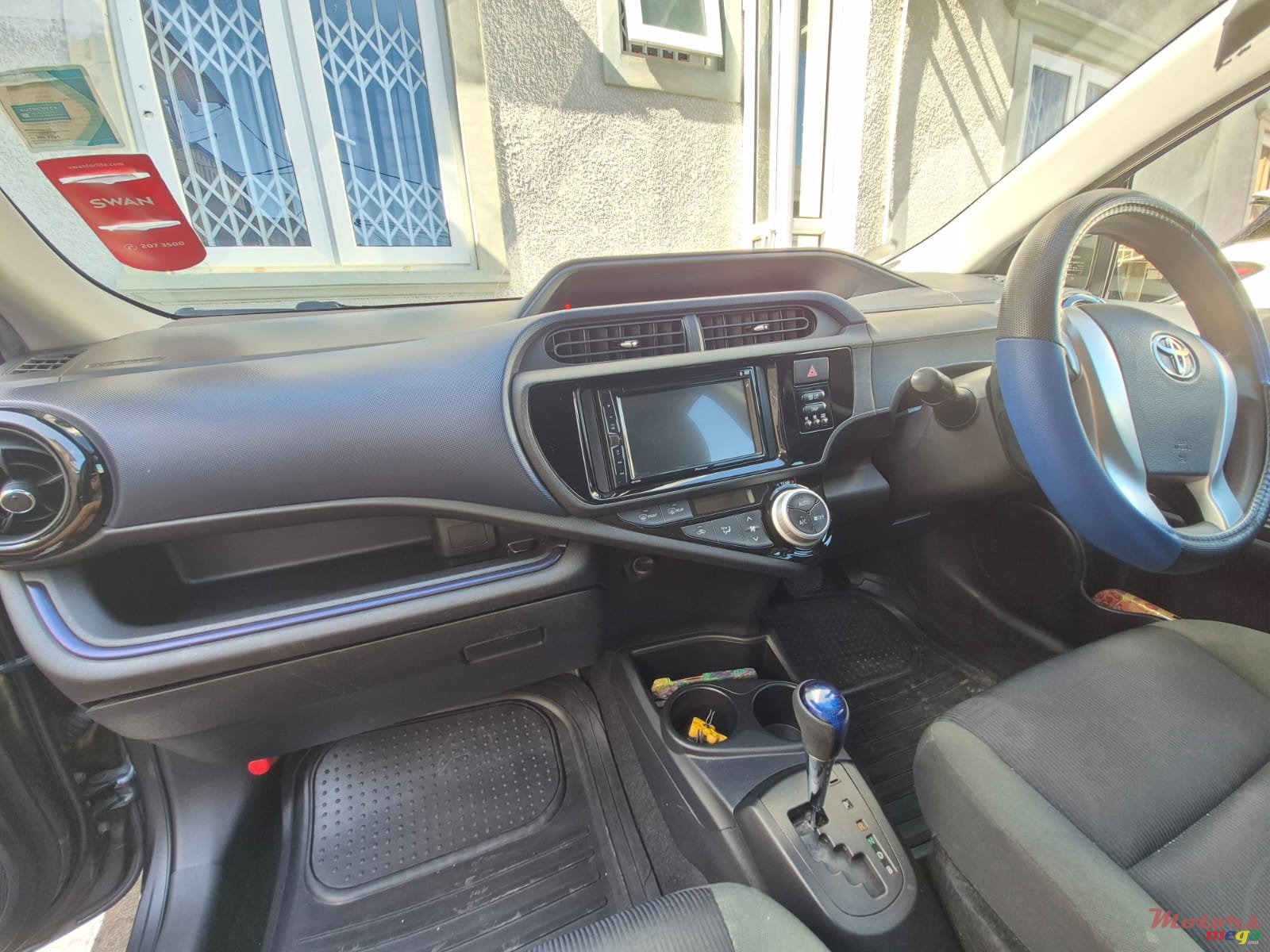 2016' Toyota Aqua photo #7