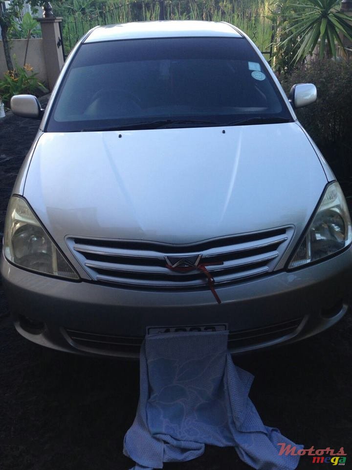 2003' Toyota photo #2