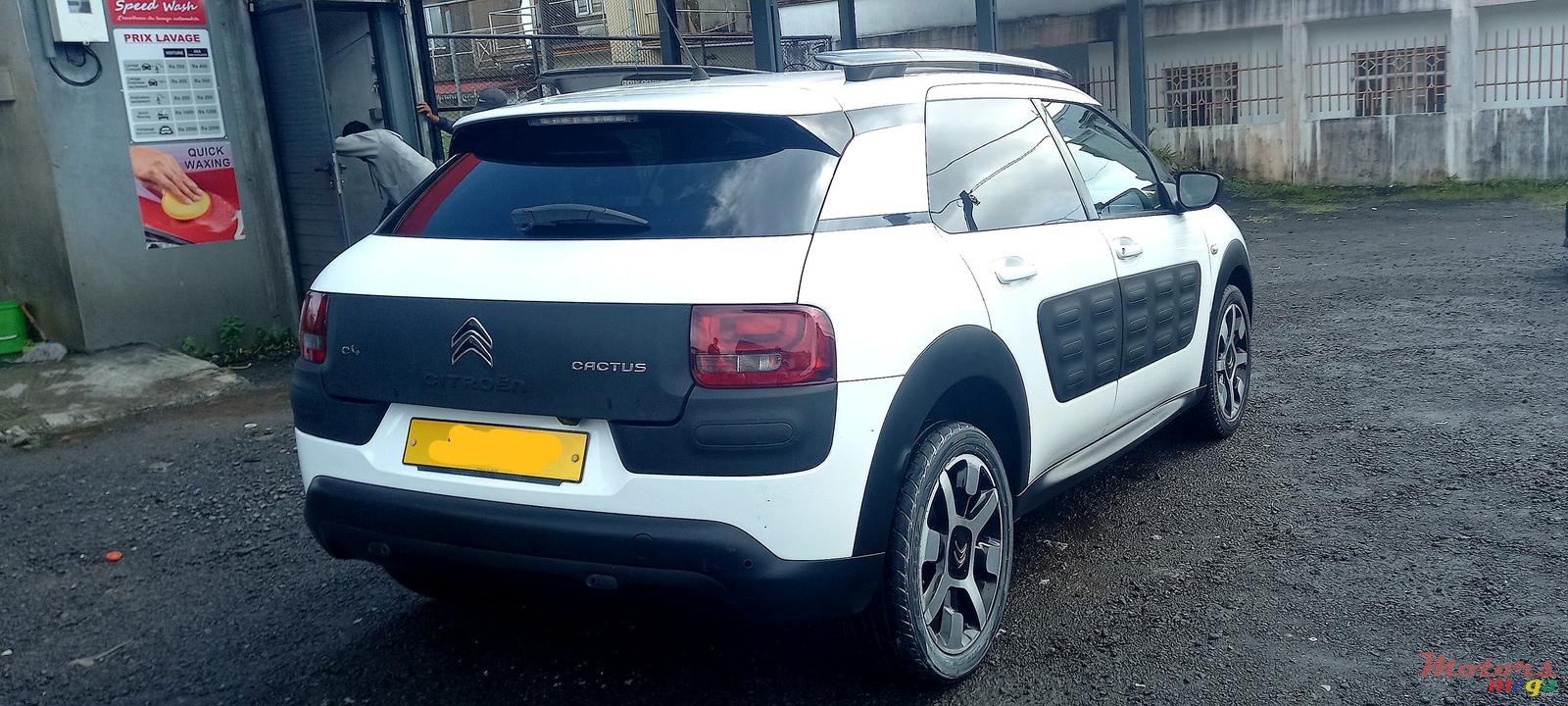 2015' Citroen C4 Cactus photo #5