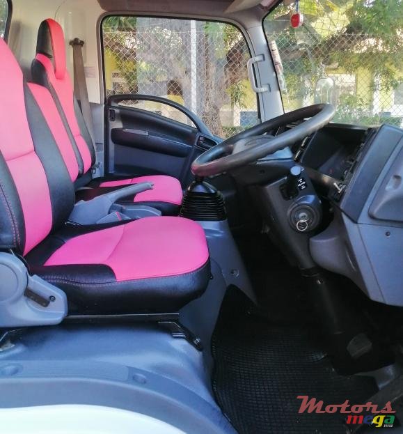 2010' Isuzu i-Series photo #3