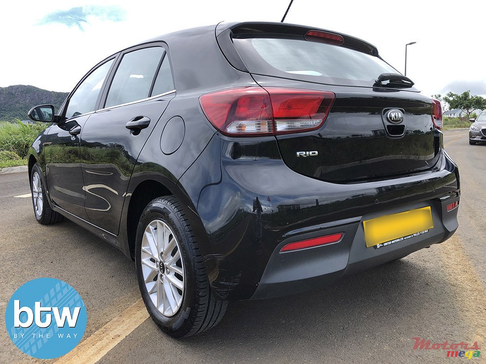 2017' Kia Rio photo #4