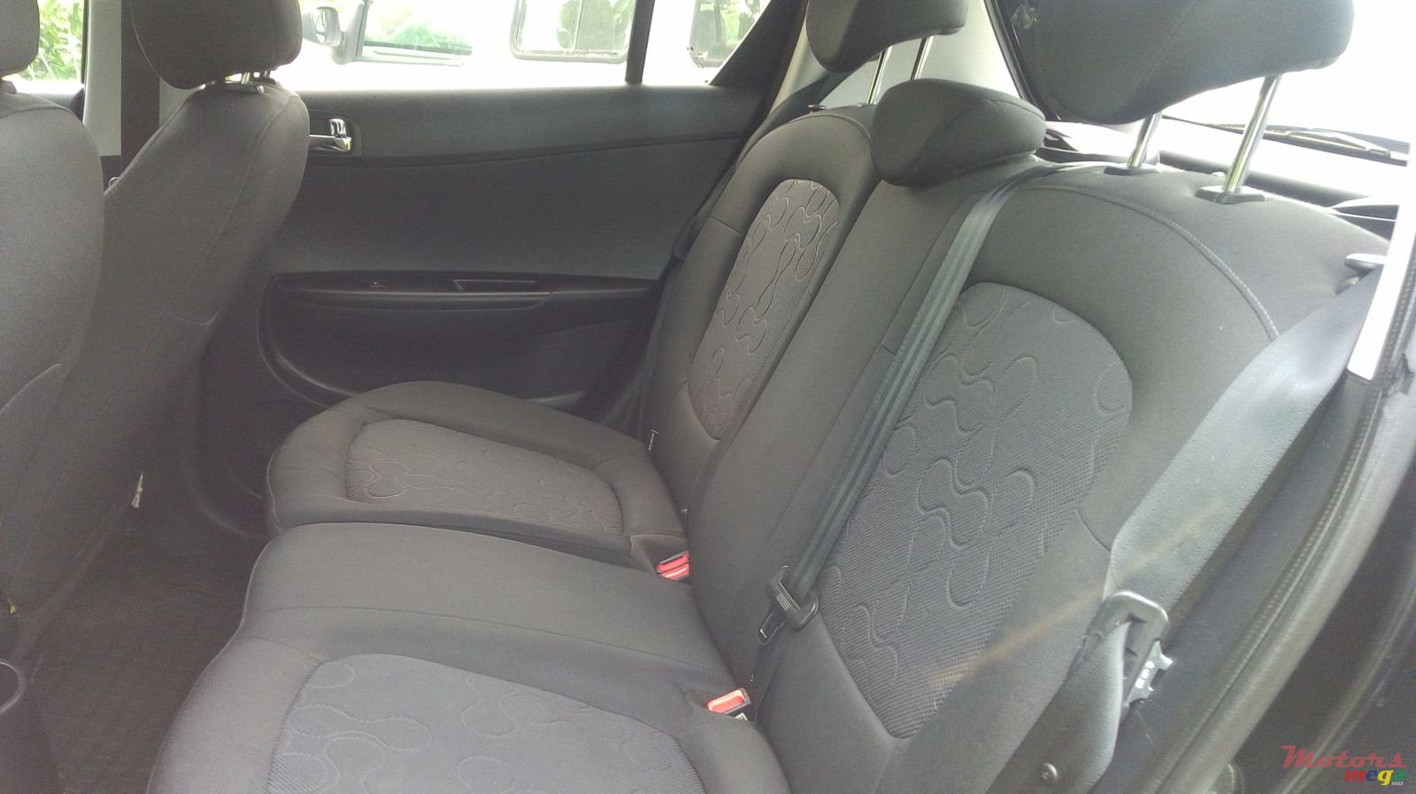 2011' Hyundai i20 photo #7