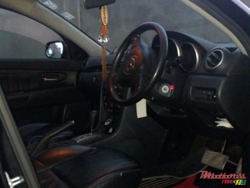 2005' Mazda 3 photo #2