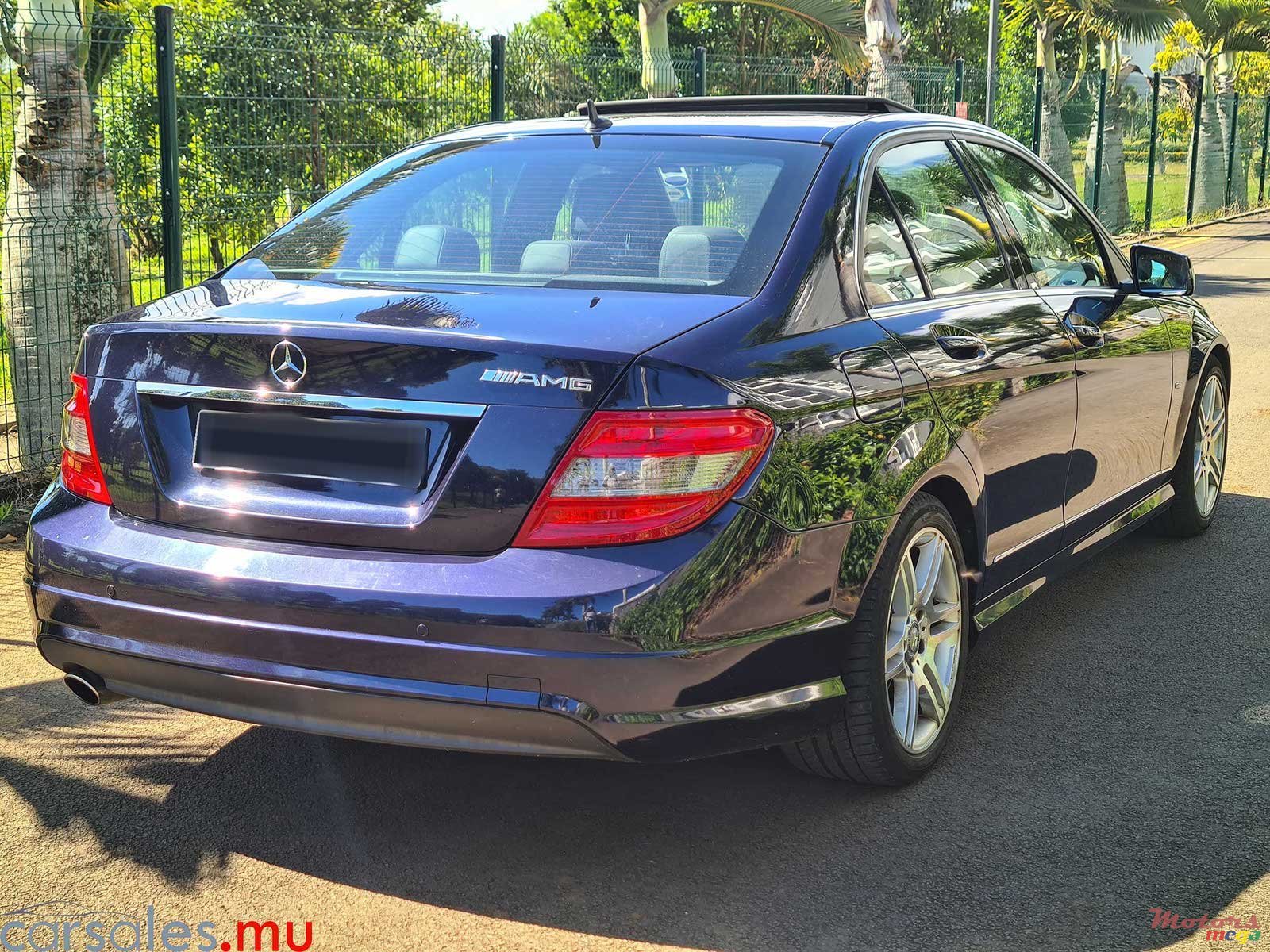 2011' Mercedes-Benz C 180 Kompressor photo #3