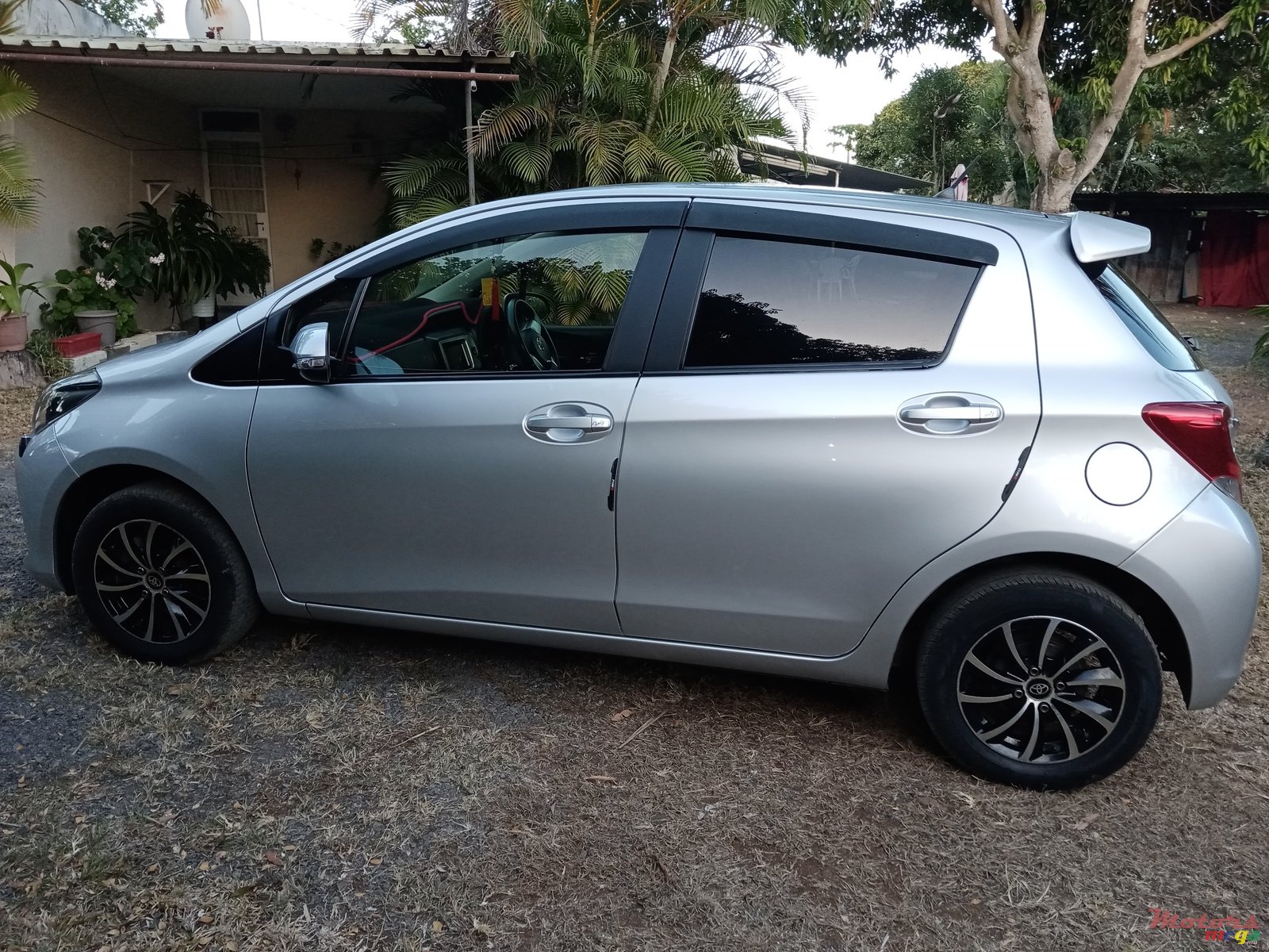 2015' Toyota Vitz photo #6