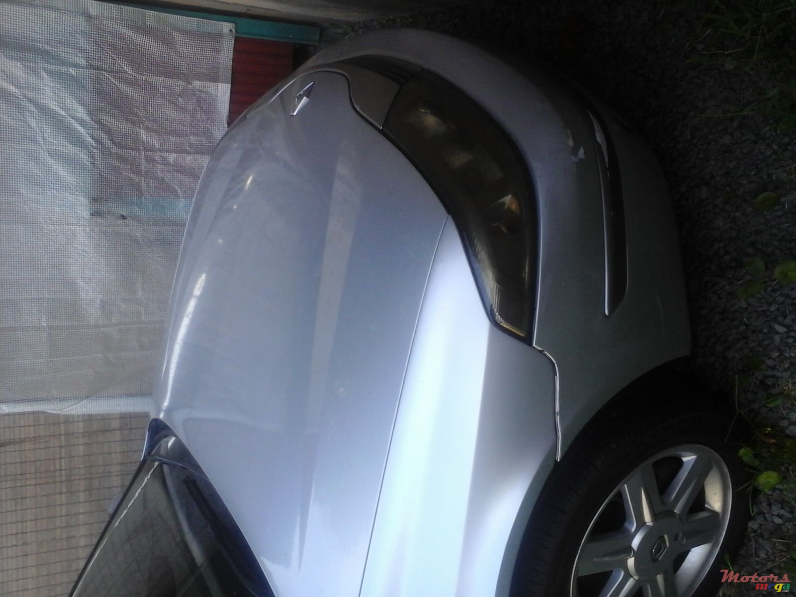 2002' Renault Laguna photo #1