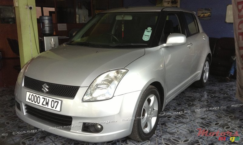 2007' Suzuki Swift photo #2