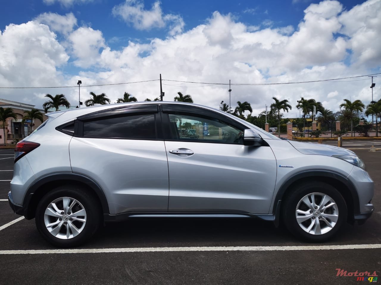 2014' Honda Vezel Hybrid photo #2