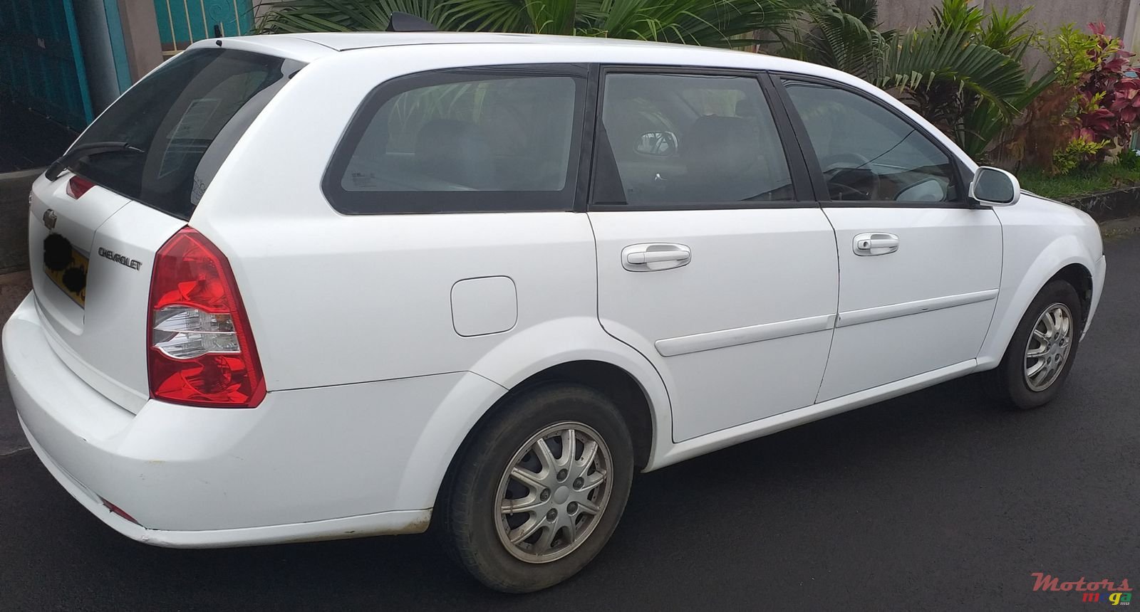 2009' Chevrolet Optra photo #2