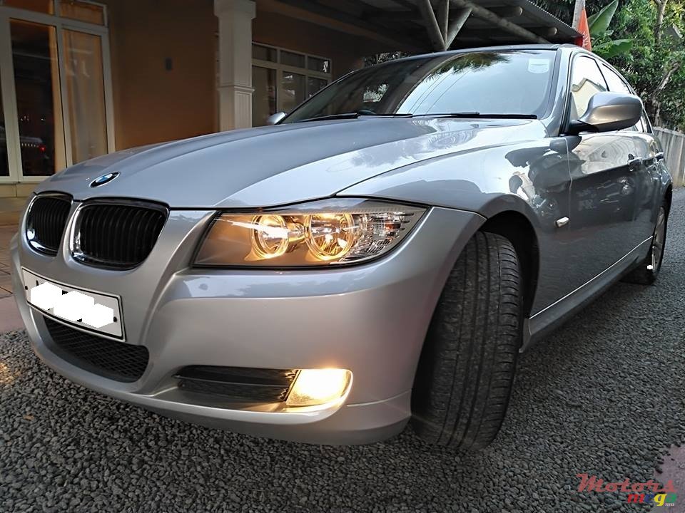 2010' BMW 320 i photo #2