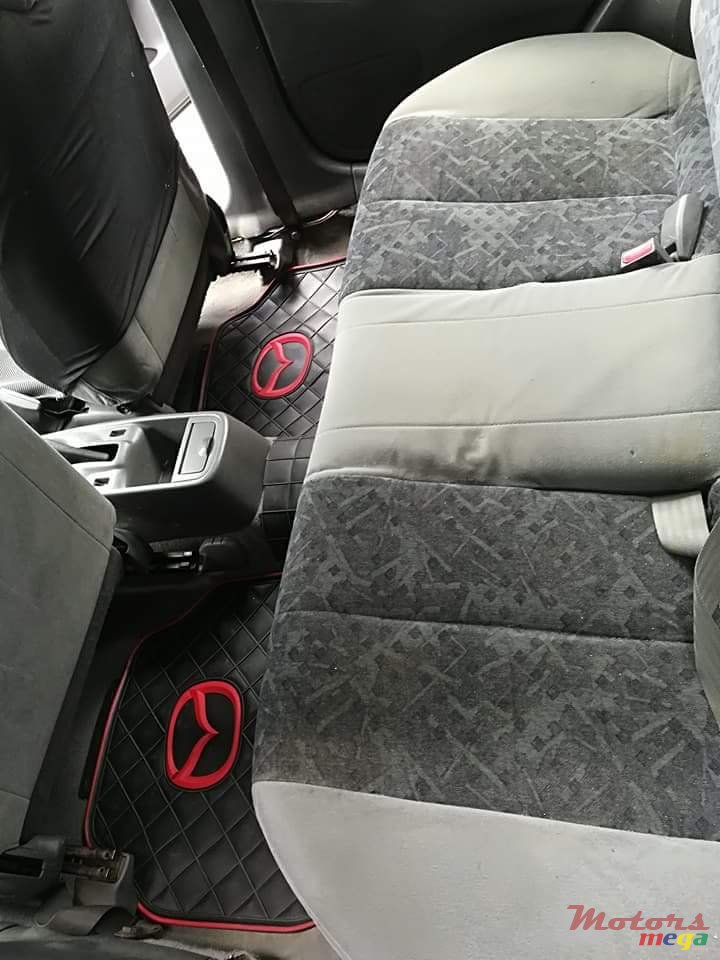1999' Mazda 323 photo #6