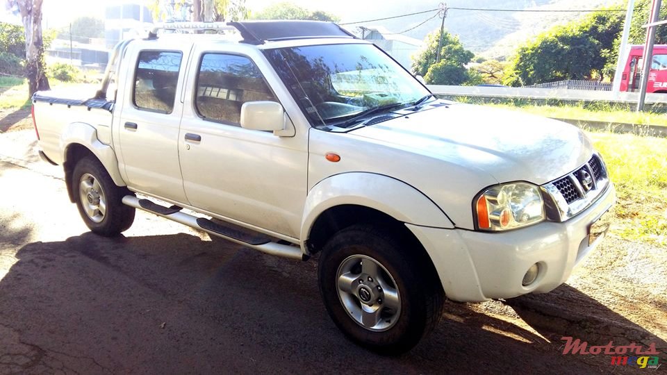 2003' Nissan photo #4