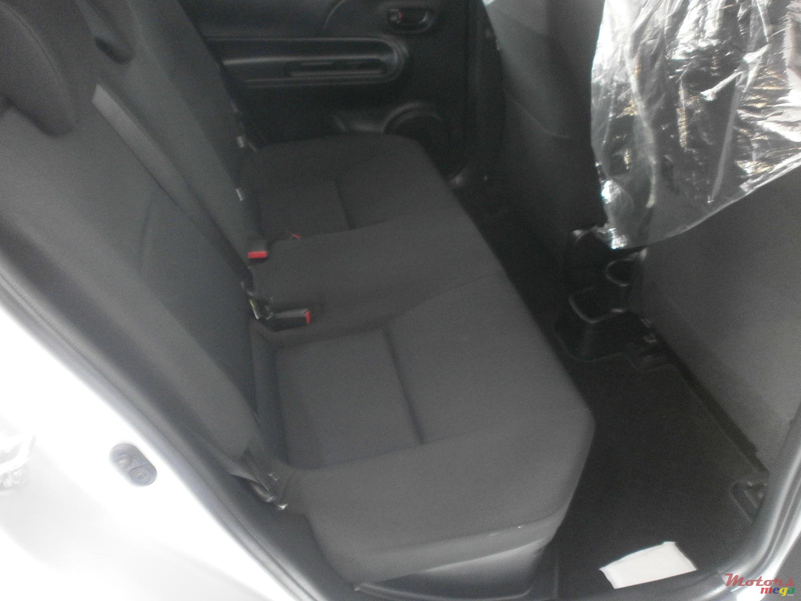 2016' Toyota Aqua photo #5